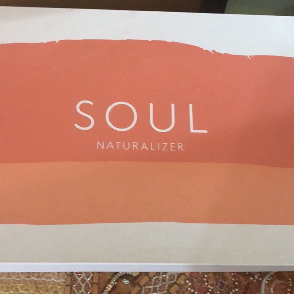 New unworn leather boot size 7M - Picture 3 of 4